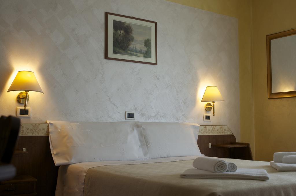 Hotel Rosa Serenella Бардонеккия Экстерьер фото