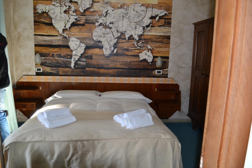 Hotel Rosa Serenella Бардонеккия Экстерьер фото